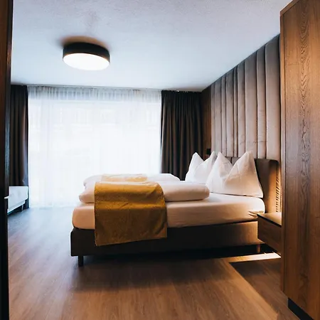 Gruenwald Und Mit Pool Apart-hotel