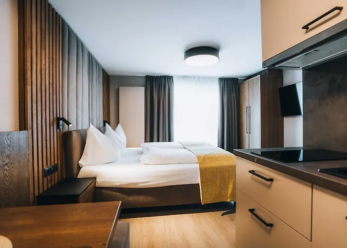 Aparthotel Gruenwald Und Mit Pool 4*