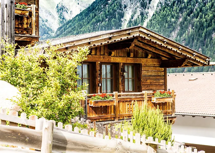 Gruenwald Und Mit Pool Aparthotel Solden