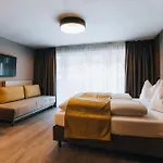 Aparthotel Gruenwald Und Mit Pool Solden
