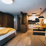 Aparthotel Gruenwald Und Mit Pool