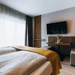 Gruenwald Und Mit Pool 4* Solden