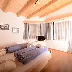 Gruenwald Und Mit Pool Aparthotel Solden