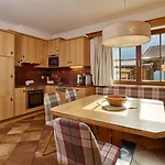 Gruenwald Und Mit Pool