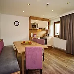 Gruenwald Und Mit Pool 4*