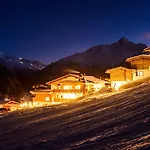 Lägenhetshotell Gruenwald Und Mit Pool