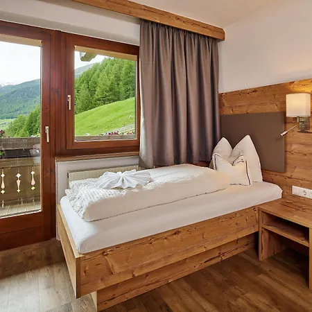 Gruenwald Aparthotel 4*