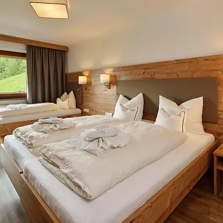Aparthotel Gruenwald Und Mit Pool Solden