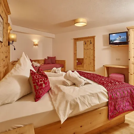 Aparthotel Gruenwald Und Mit Pool