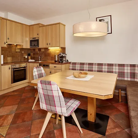 Gruenwald מלון דירות זולדן