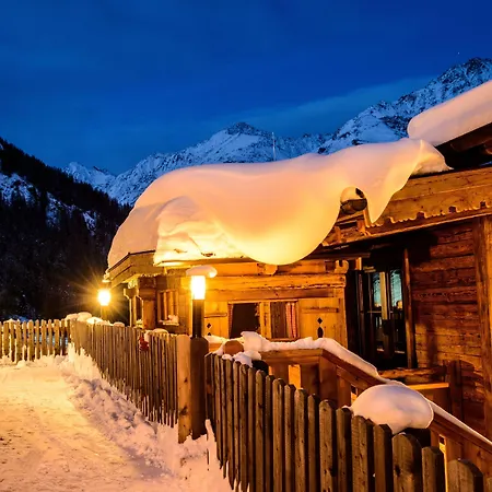 Aparthotel Gruenwald Und Mit Pool