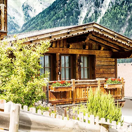 Gruenwald Und Mit Pool Aparthotel Solden