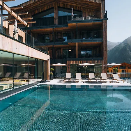 Gruenwald Und Mit Pool Aparthotel Solden