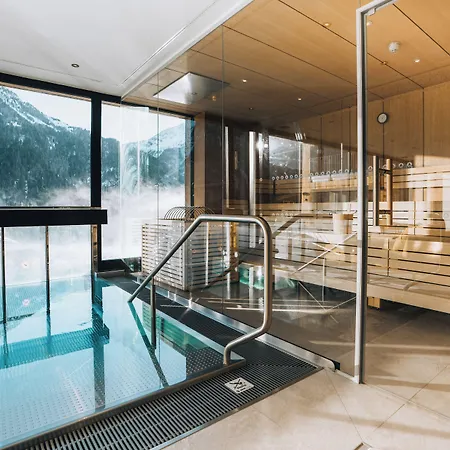 Aparthotel Gruenwald Und Mit Pool Solden
