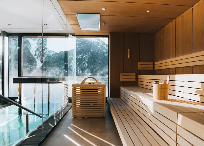 Gruenwald Und Mit Pool Aparthotel