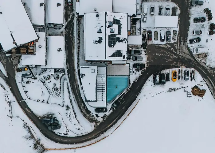 Gruenwald Und Mit Pool Aparthotel