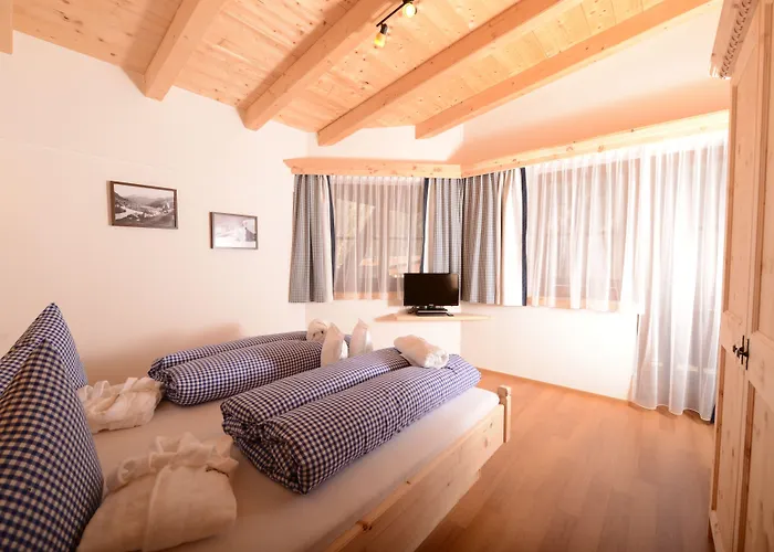 Gruenwald Und Mit Pool Aparthotel Solden