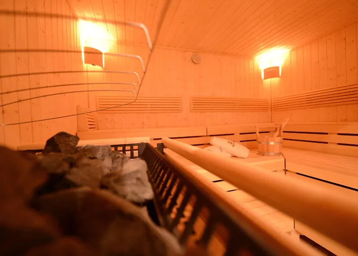 Gruenwald Und Mit Pool