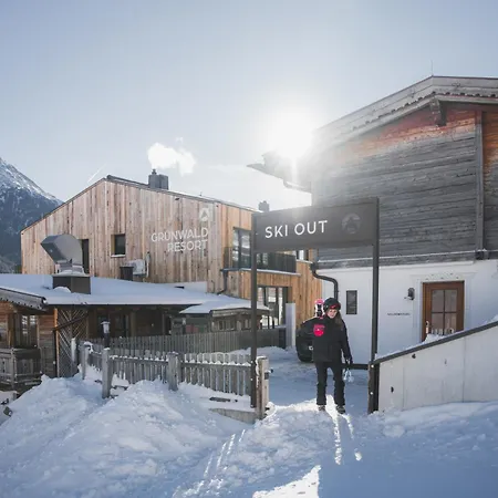 Gruenwald Und Mit Pool 4*