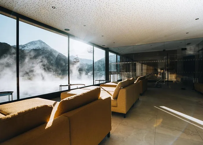 Gruenwald Und Mit Pool Aparthotel 4*