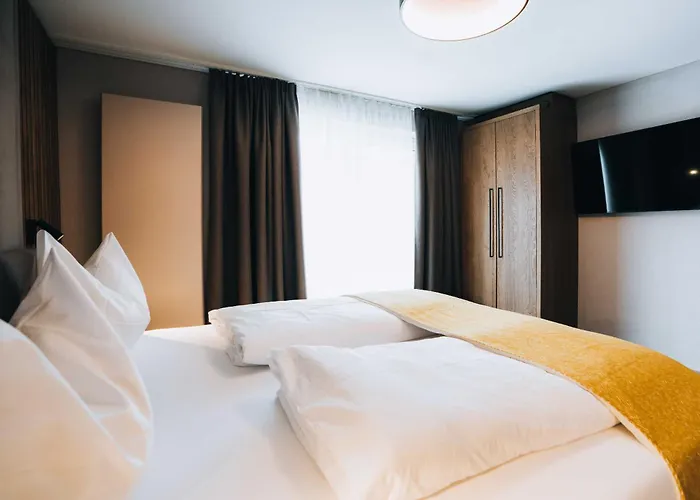 Gruenwald Und Mit Pool Aparthotel